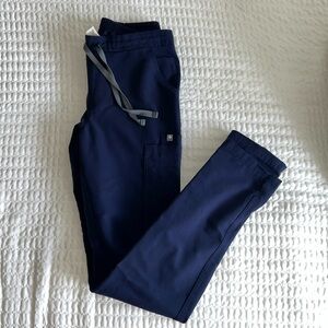 FIGS yola scrub pant. Size XS Tall.